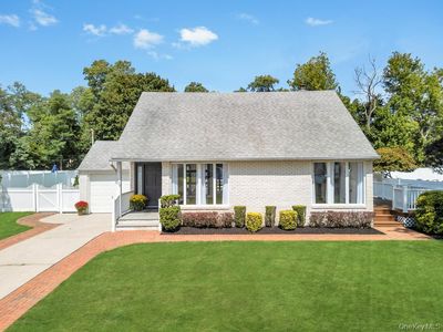 409 Capri Road, West Islip, NY, 11795