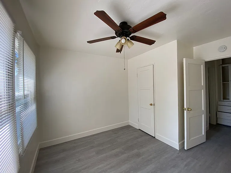 3003 Peerless Ave — Photo 5