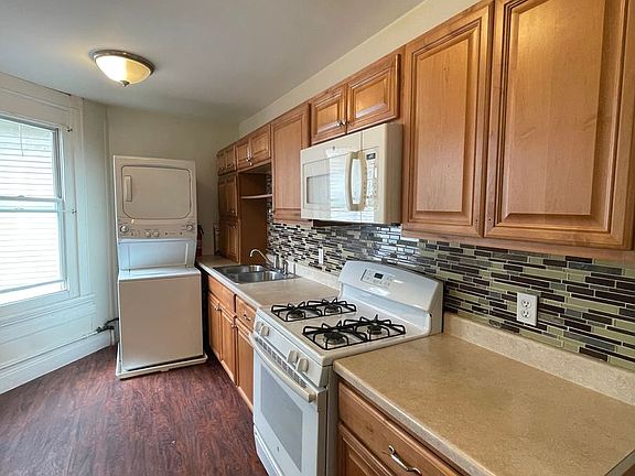 3rd image of 416 N Home Ave APT 3