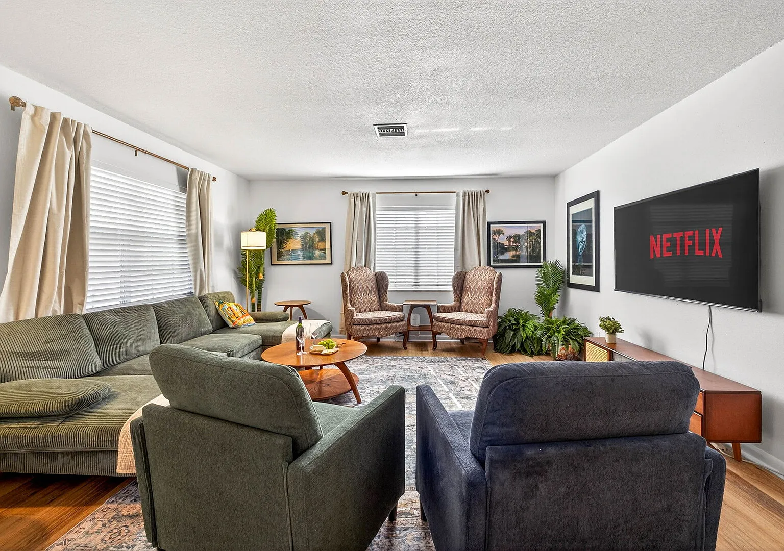 The Terrace Hideaway 3BR WFH, Sleeps 6 — Photo 1