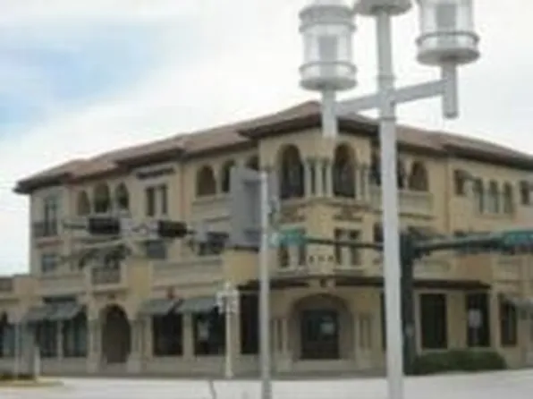 30 15th Ave S, Naples, FL 34102