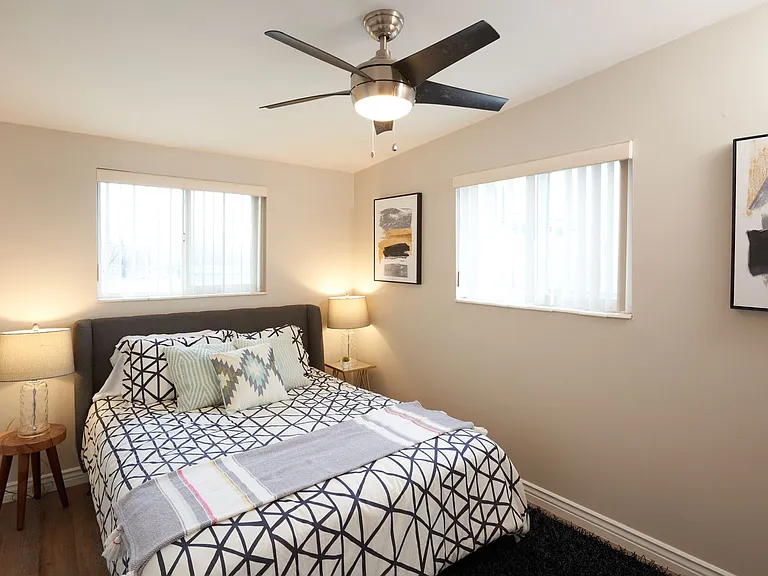 Lakewood Manor — Photo 15