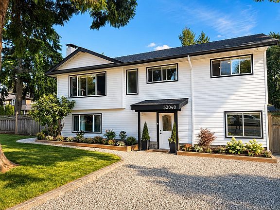 2nd image of 33040 Arbutus Ave