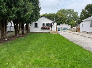 1553 S Cameron Blvd, Windsor, ON N9B3C8
