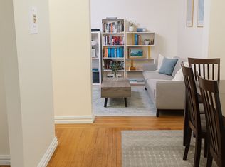 3006 29th St APT 2R, Long Island City, NY 11102