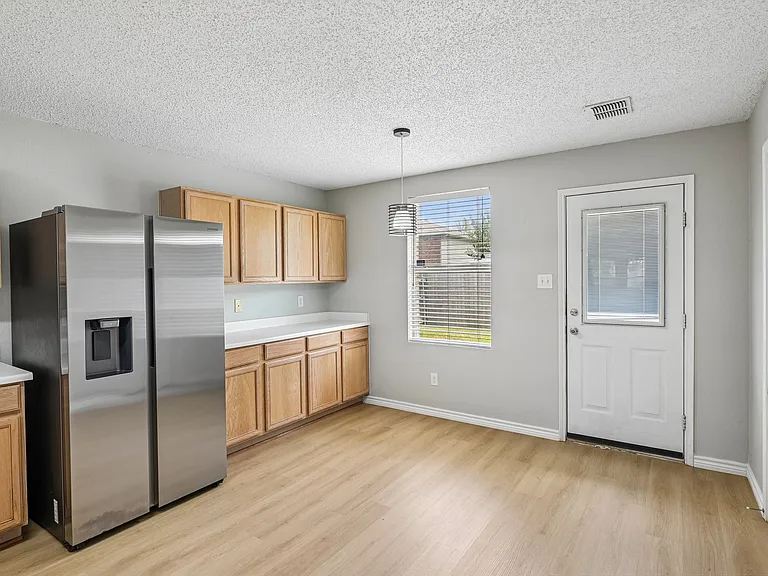 1612 Fieldstone Dr — Photo 8