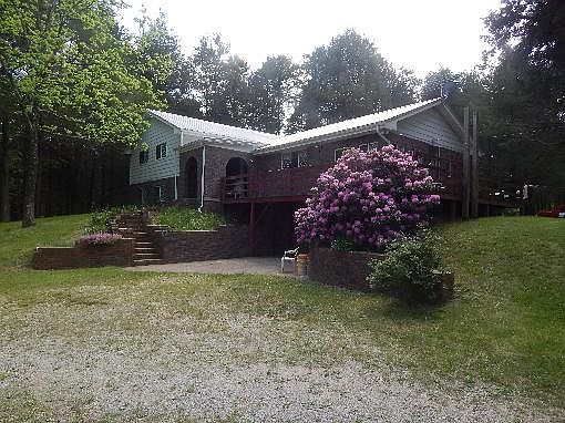 4th image of 979 Waynesboro Hwy