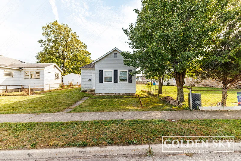 1205 E Memorial Dr