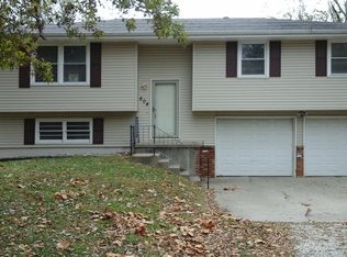 604 N 2nd St, Lansing, KS 66043
