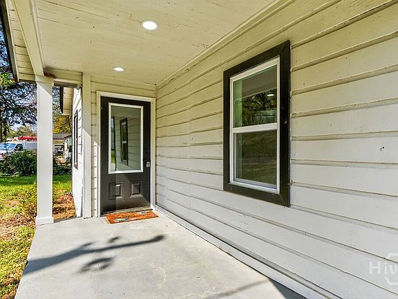 4th image of 206 Walker Drive