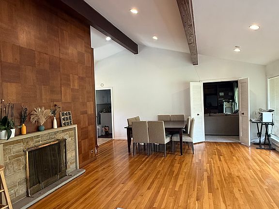 3rd image of 25471 Bryden Rd