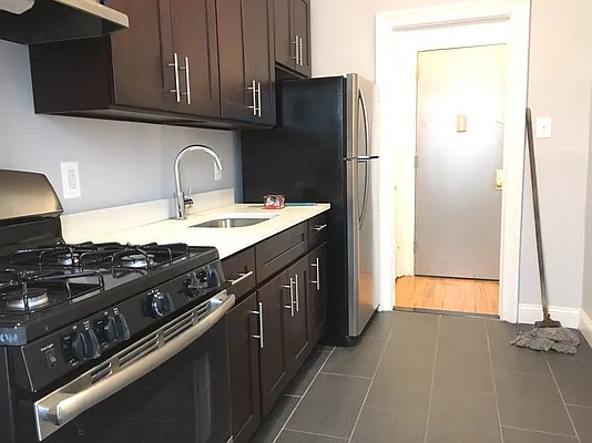 Rented by Lang Realty LLC | media 9