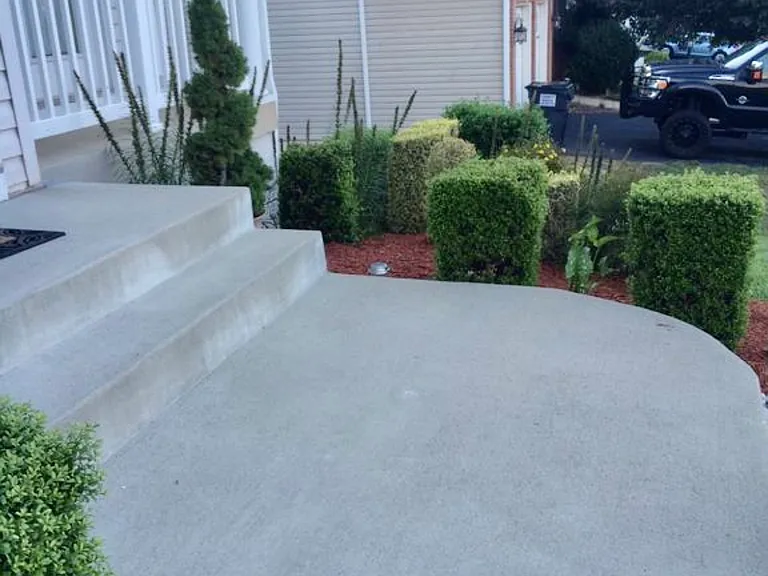 10016 Carters Grove Rd — Photo 2