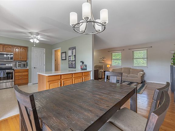 5th image of 709 Friar Tuck Ct