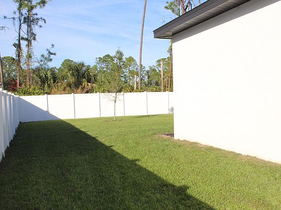 4th image of 3142 Lamarque Ave