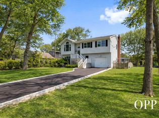 83 Bay Rd, Brookhaven, NY
