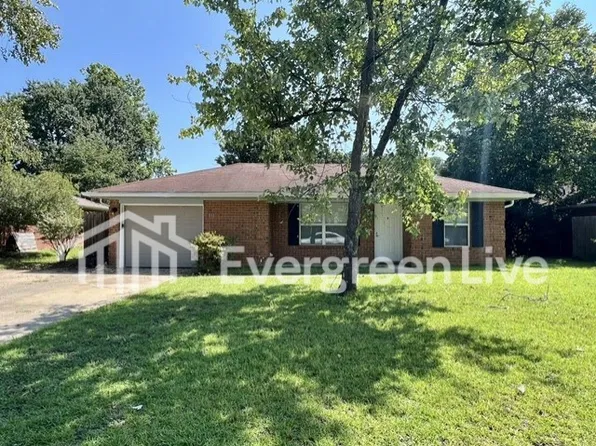 111 Viola Ct, Raeford, NC 28376