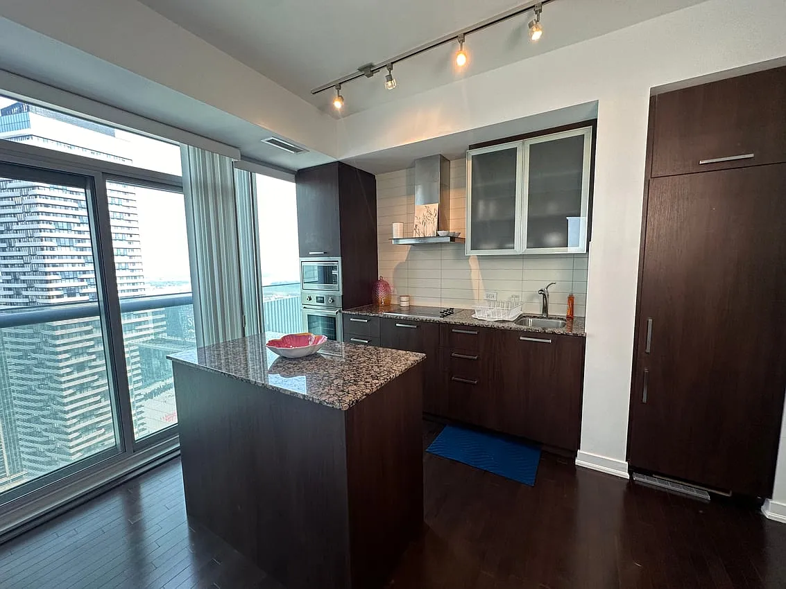 Flex Room - York St & Bremner Blvd — Photo 4