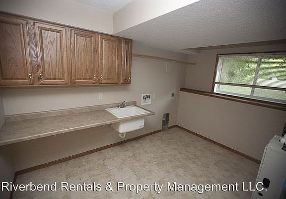 4th image of 11433 21st Ave