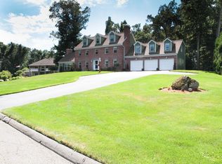 36 Wellington Dr, East Longmeadow, MA 01028