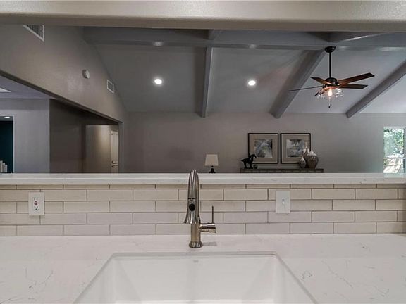 5th image of 4704 Woodside Dr