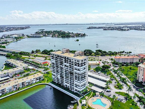 3rd image of 7300 Sun Island Dr S APT 402