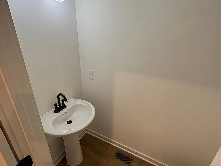 310 Cedar St — Photo 13