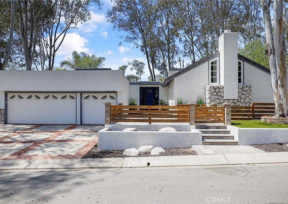 1st image of 22271 Parkwood St