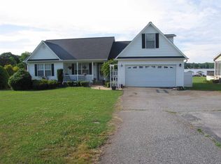 354 Lakefront Dr, Inman, SC 29349