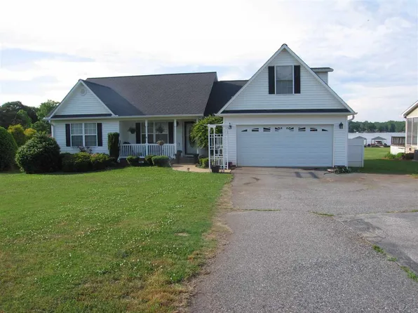 354 Lakefront Dr, Inman, SC 29349