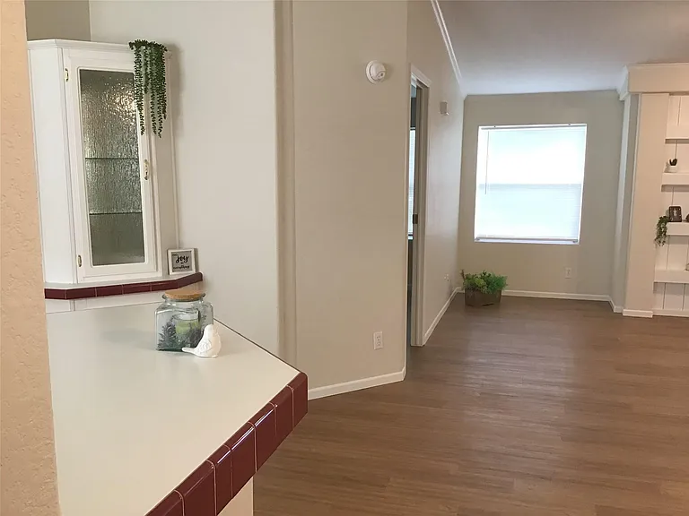 503 S Victoria St — Photo 10