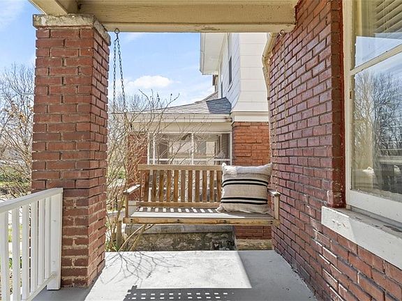 5th image of 4326 Charlotte St