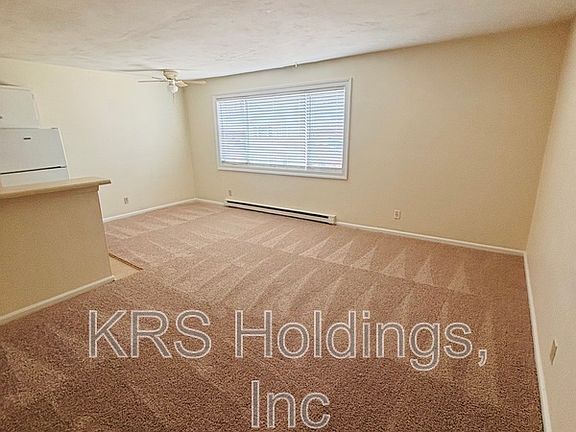 4th image of 938 W Ocean View Ave #11