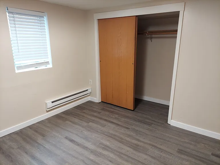 815 Avenue C — Photo 8