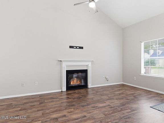 5th image of 2387 Trafalgar Dr