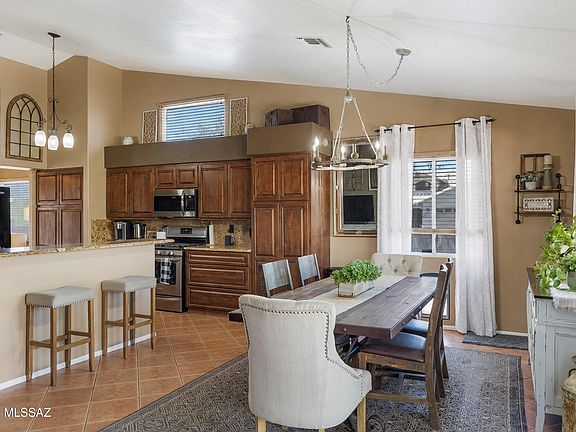 5th image of 8901 N Palm Brook Dr