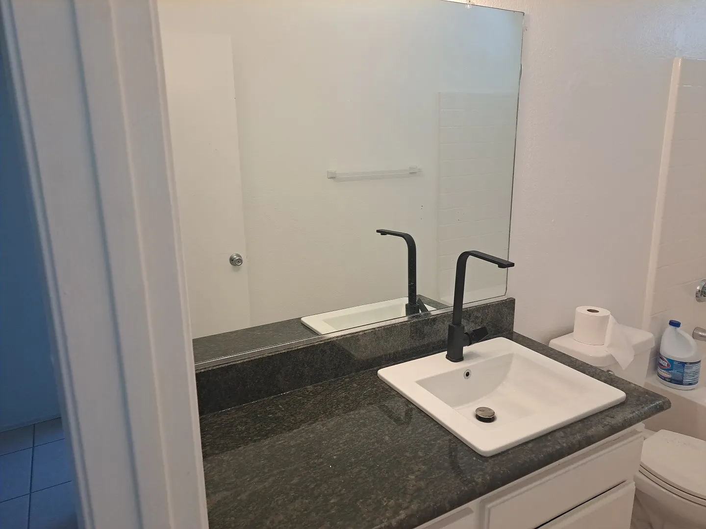 2 bed, 950 sqft, $1,825 — Photo 4