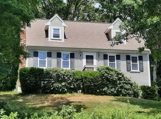 6 Hoover St, Plymouth, MA 02360