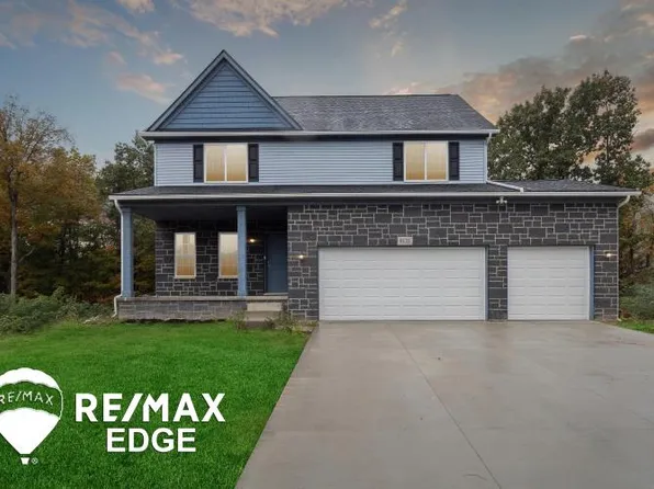 8122 Peninsula Cir, Grand Blanc, MI 48439