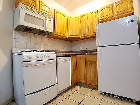 3rd image of 206 Saint Nicholas Ave APT 2S