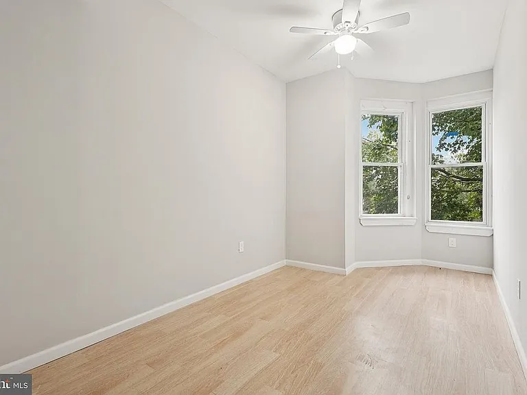 1009 W Main St — Photo 6