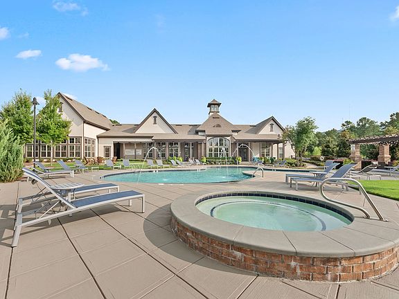 3rd image of 5400 Chenonceau Blvd #123