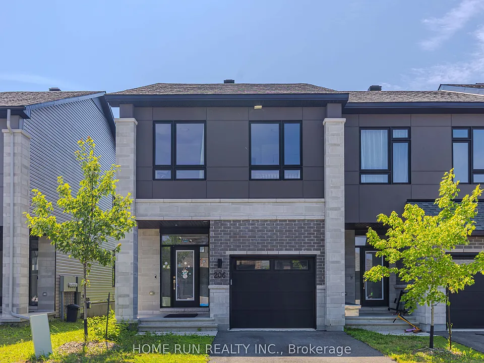 206 Bristol Cres
