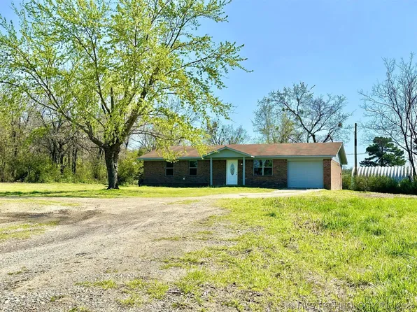 105 E Enterprise 2010 St, Stigler, OK 74561