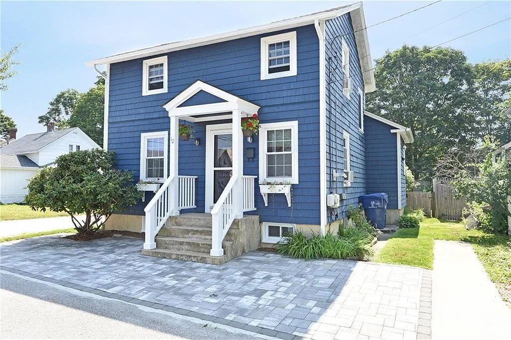 3 bed, 1040 sqft, $3,100 — Photo 2