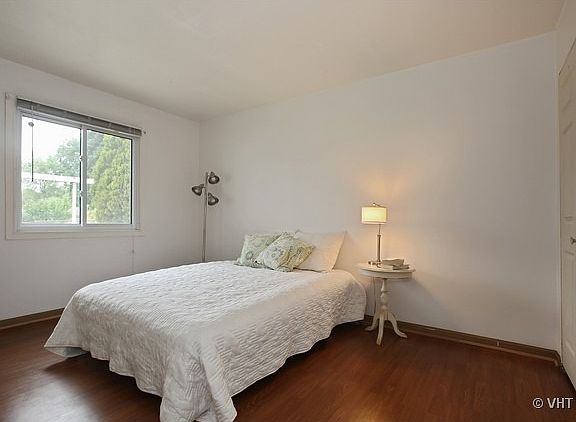 5th image of 110 Armitage Ave