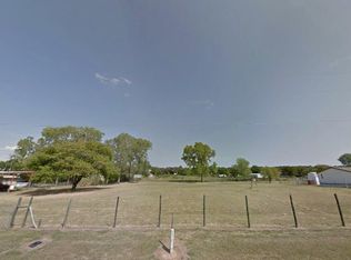 1055 Tiffany St, Azle, TX 76020