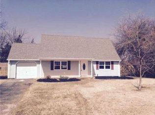 25 Orchid Rd, East Patchogue, NY 11772