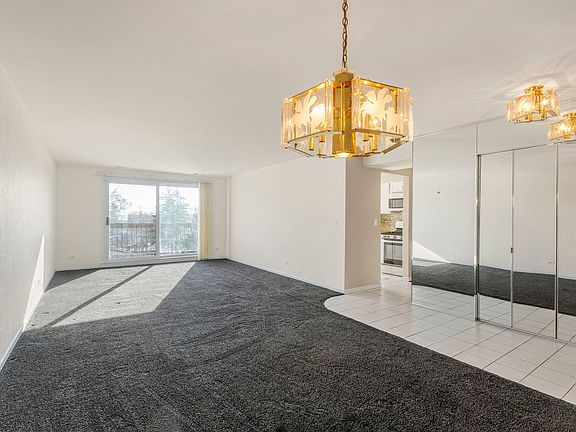 4th image of 400 E Dundee Rd APT 403C