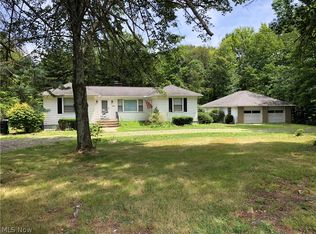 1565 Ridge Rd, Hinckley, OH 44233